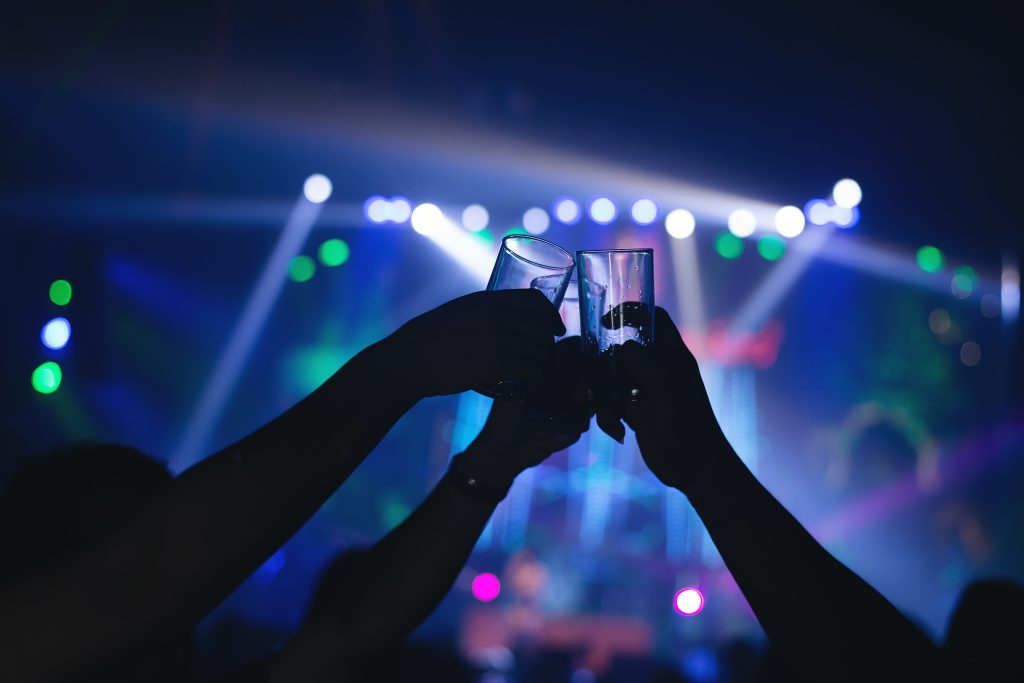Balada na Praia Brava: Dicas para Curtir a Noite ao Máximo