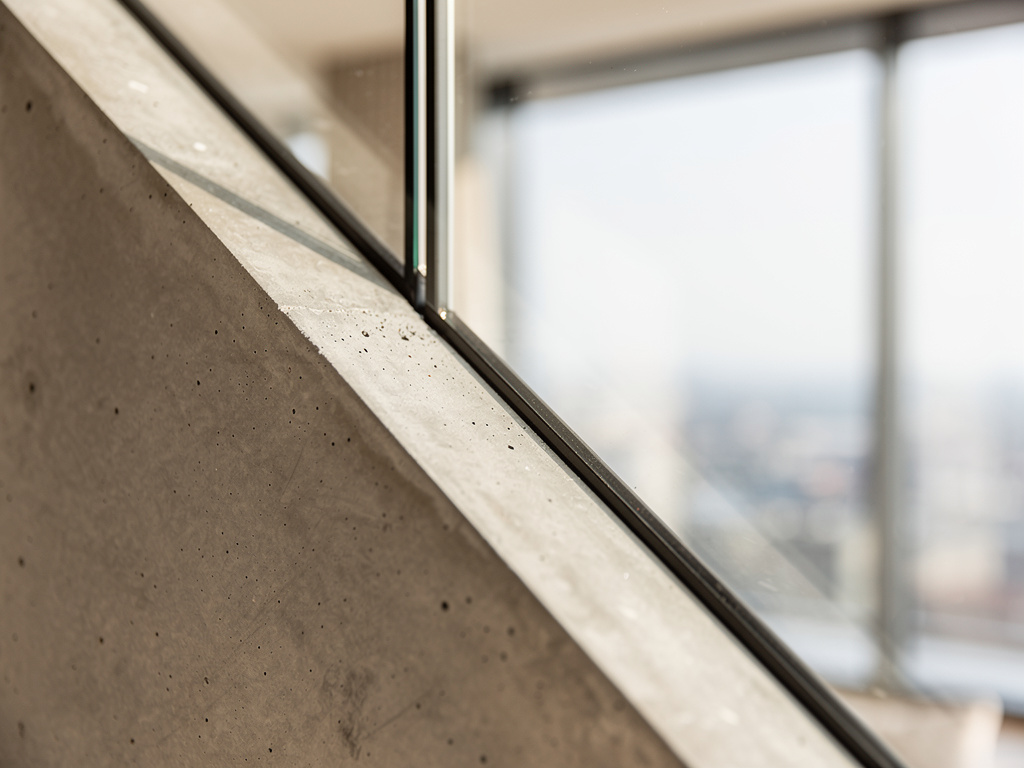 Seção sobre padrão construtivo e tecnologia, destacando detalhes internos de um apartamento de alto padrão. imóveis de luxo em Balneário Camboriú